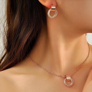 Elegant Rose Gold Intertwined Hoop Necklace Set
